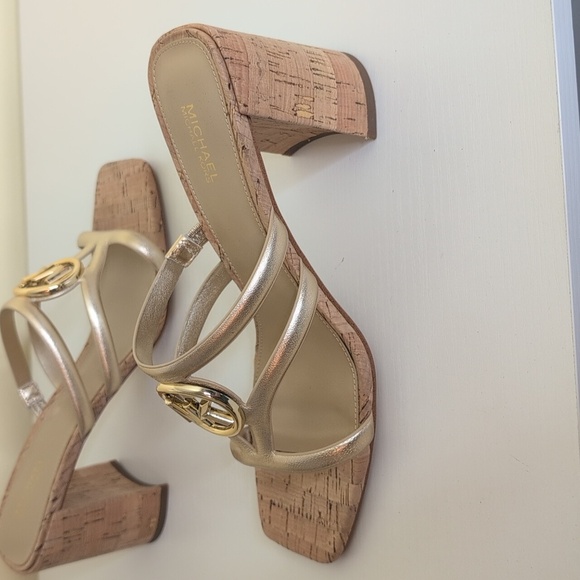 Michael Kors 8.5 Gold Heeled Sandals, NEW - Picture 4 of 11